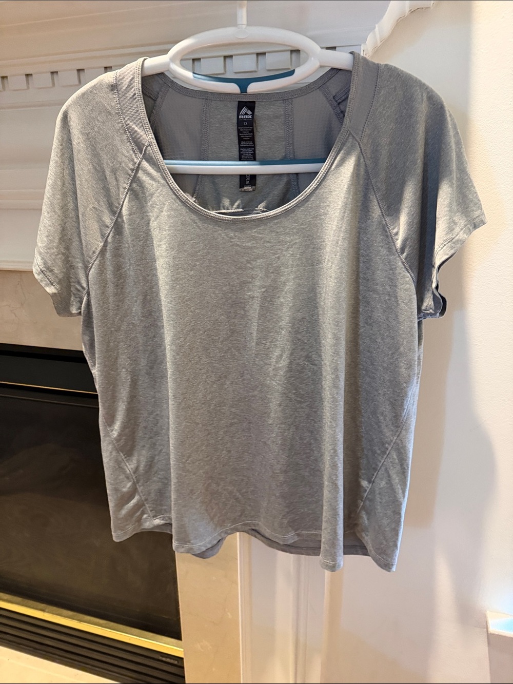 Reebok Women's Gray Short Sleeve Performance Tee